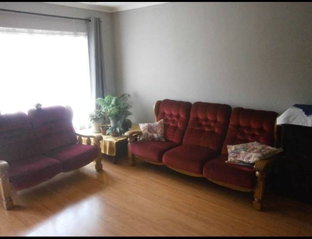 2 BEDROOM TOWNHOUSE FOR SALE IN ALBERTSDAL